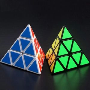 letrianglemouvant_casse-tete-pyramide-triangle-puzzle-type-cube-de-r.jpg